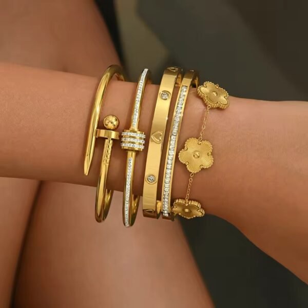 hot stainless steel four-leaf clover lucky bracelet